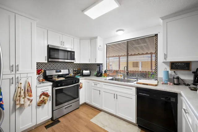 $285,500 | 47685 Prado Way, Indio, CA 92201