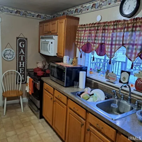 $365,000 | 8400 South Old St Road 3, Muncie, IN 47302