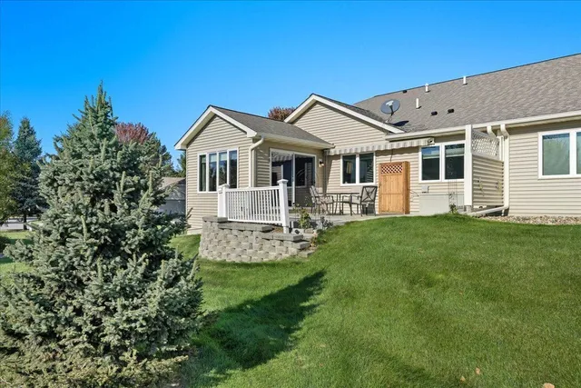 $320,000 | 524 Cassandra Drive, Unit 44, New Richmond, WI 54017