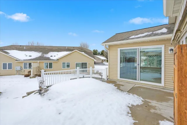 $320,000 | 524 Cassandra Drive, Unit 44, New Richmond, WI 54017