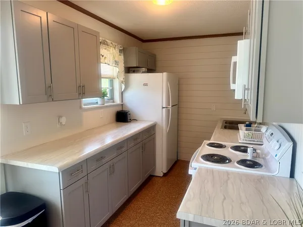 $199,000 | 30052 Meadow Drive, Rocky Mount, MO 65072