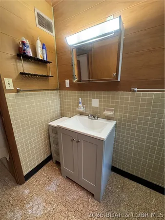 $200,000 | 30052 Meadow Drive, Rocky Mount, MO 65072