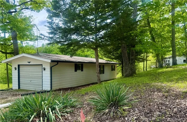 $199,000 | 30052 Meadow Drive, Rocky Mount, MO 65072