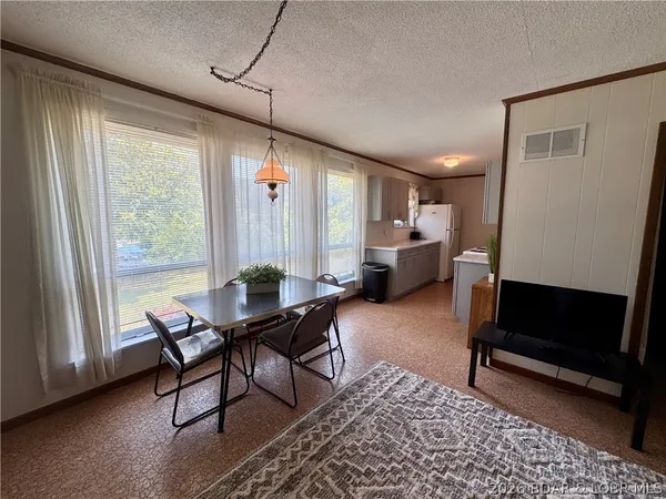 $200,000 | 30052 Meadow Drive, Rocky Mount, MO 65072
