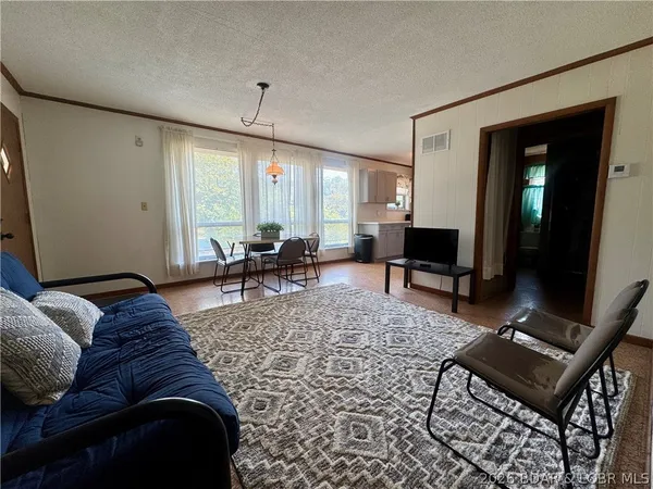 $199,000 | 30052 Meadow Drive, Rocky Mount, MO 65072