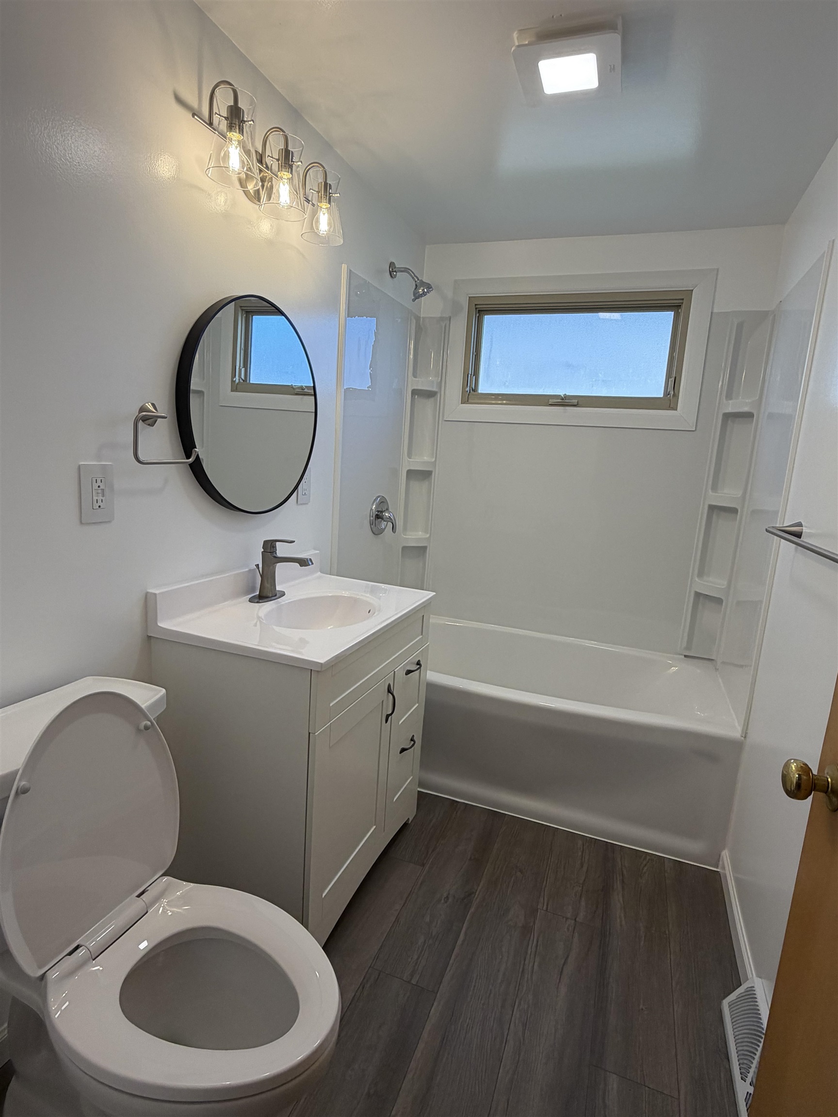 855 Appleton Street Menasha, WI 54952 - Photo 13 of 23
