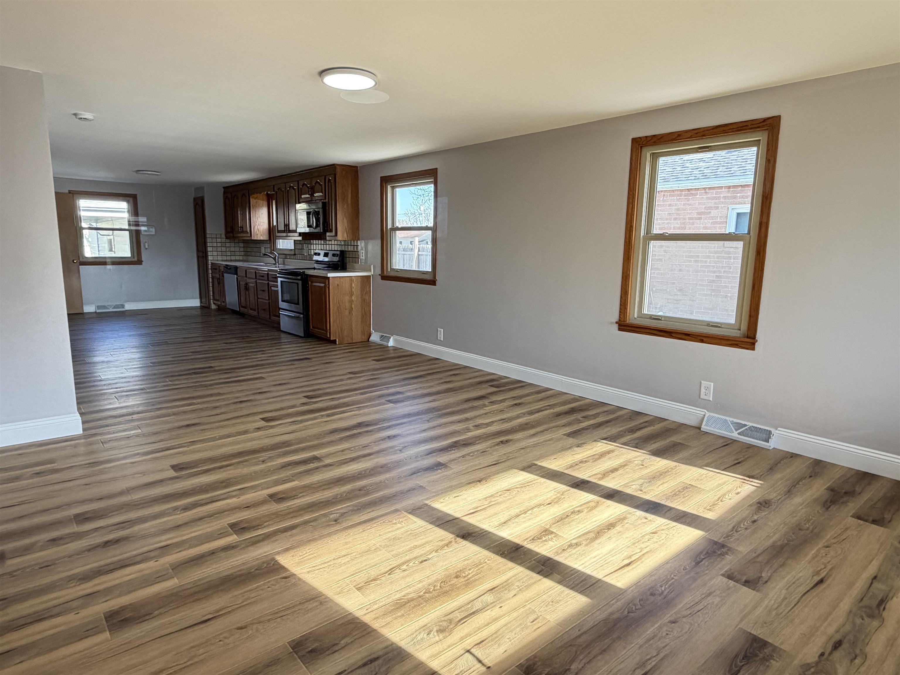 855 Appleton Street Menasha, WI 54952 - Photo 14 of 23