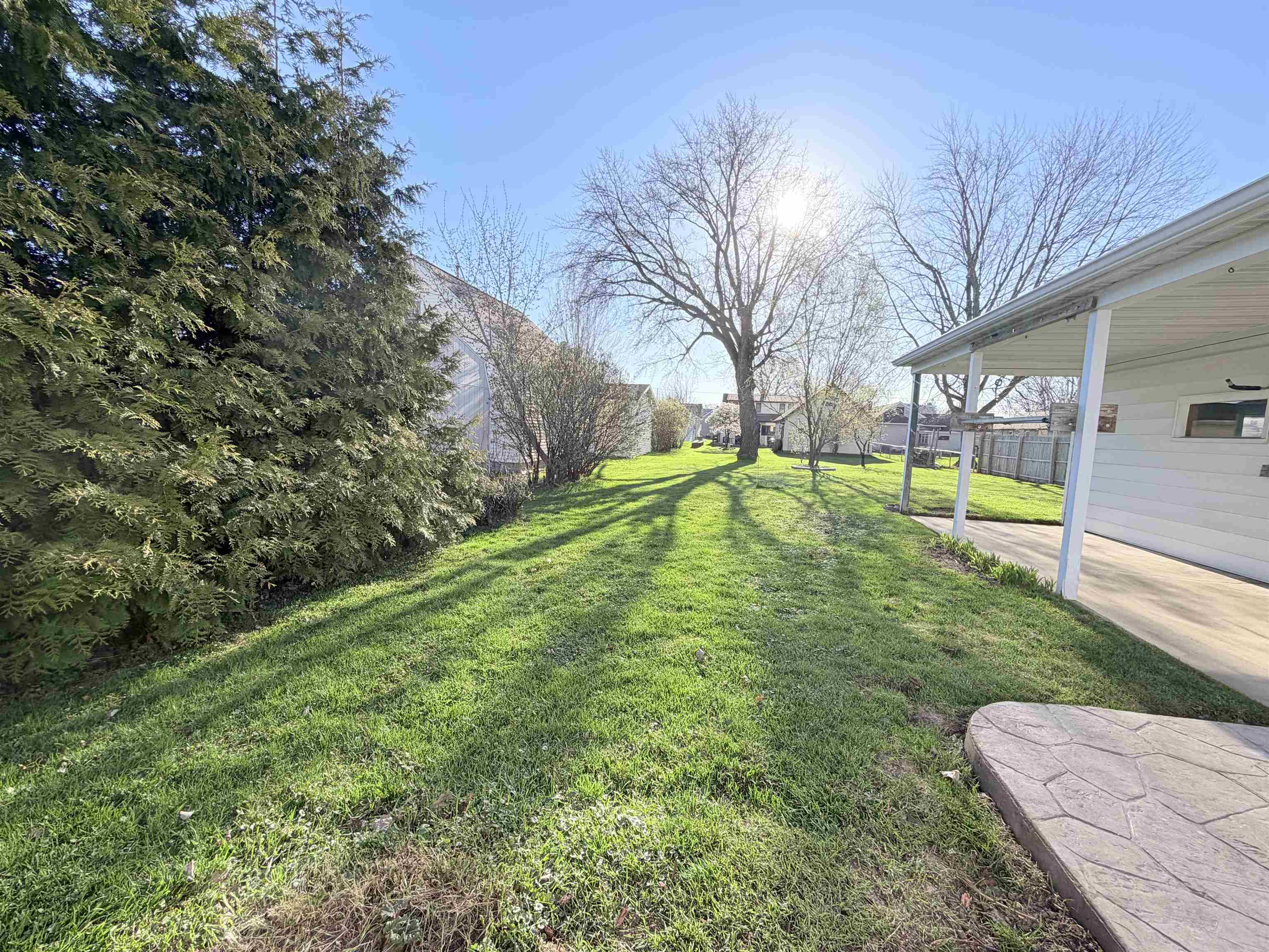 855 Appleton Street Menasha, WI 54952 - Photo 2 of 23