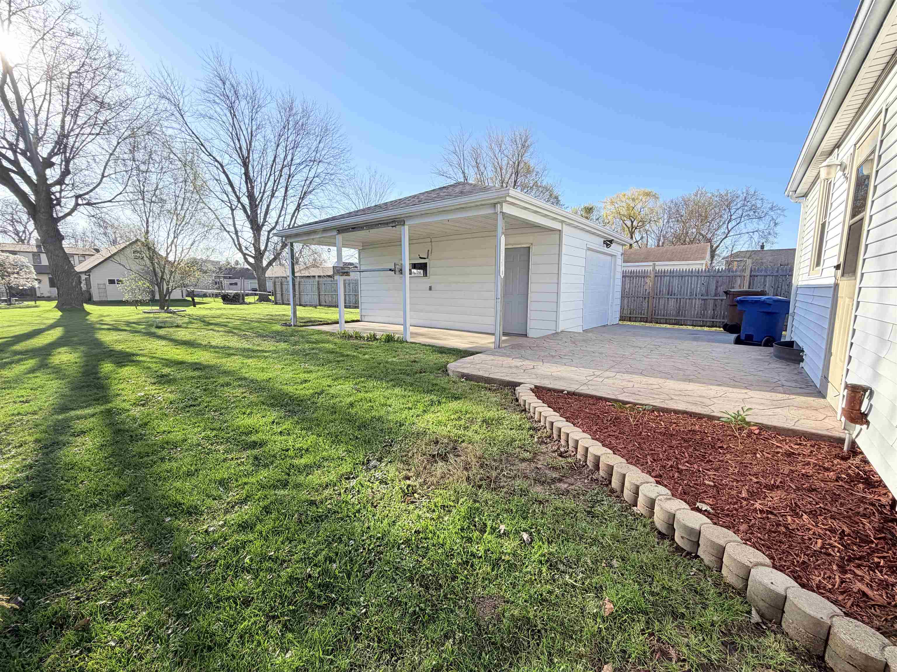 855 Appleton Street Menasha, WI 54952 - Photo 3 of 23