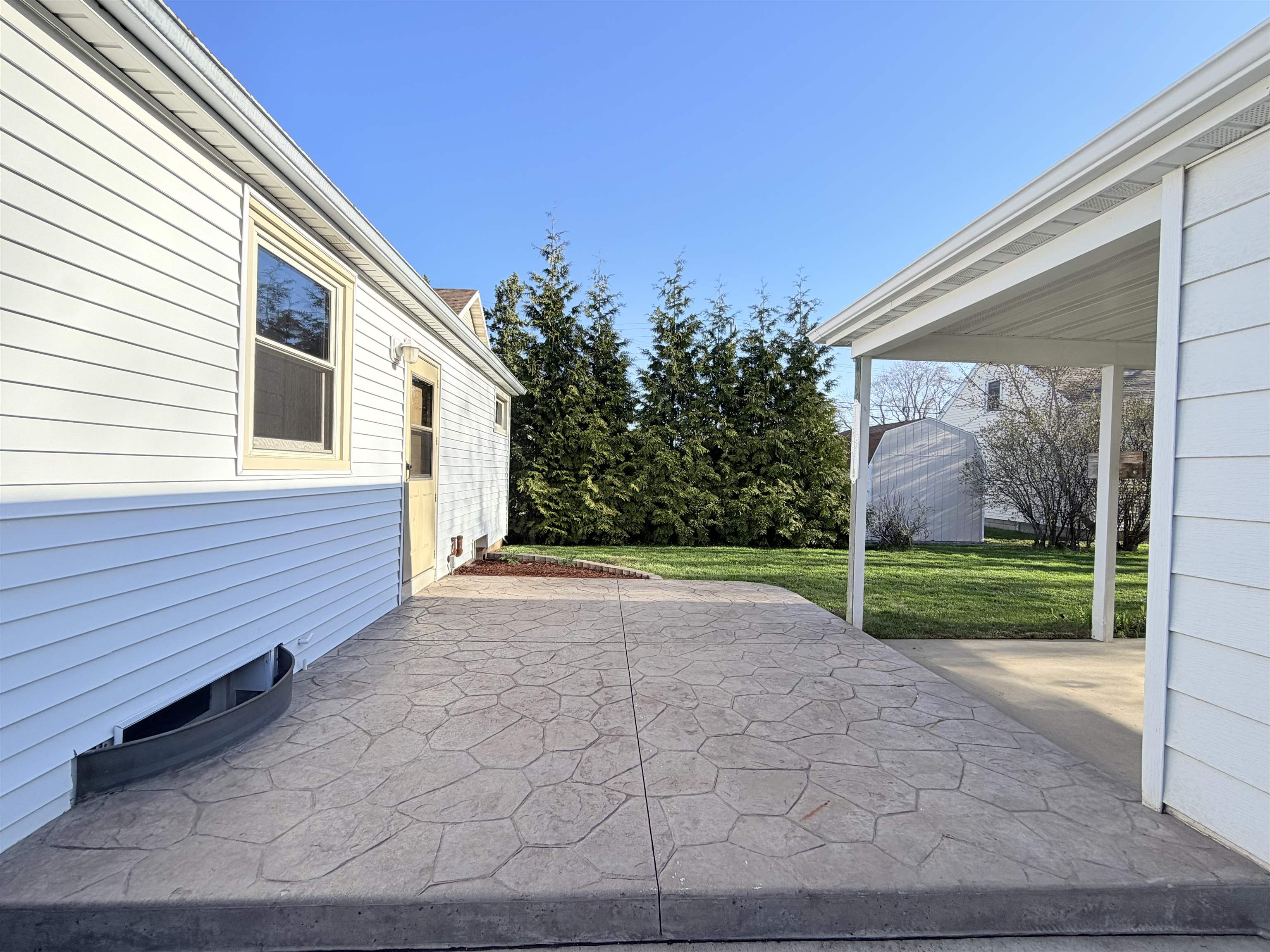 855 Appleton Street Menasha, WI 54952 - Photo 4 of 23