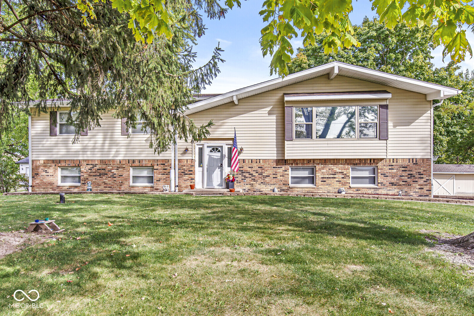 6433 South Franklin Road Indianapolis, IN 46259 - Photo 2 of 44 Gallery Image 2