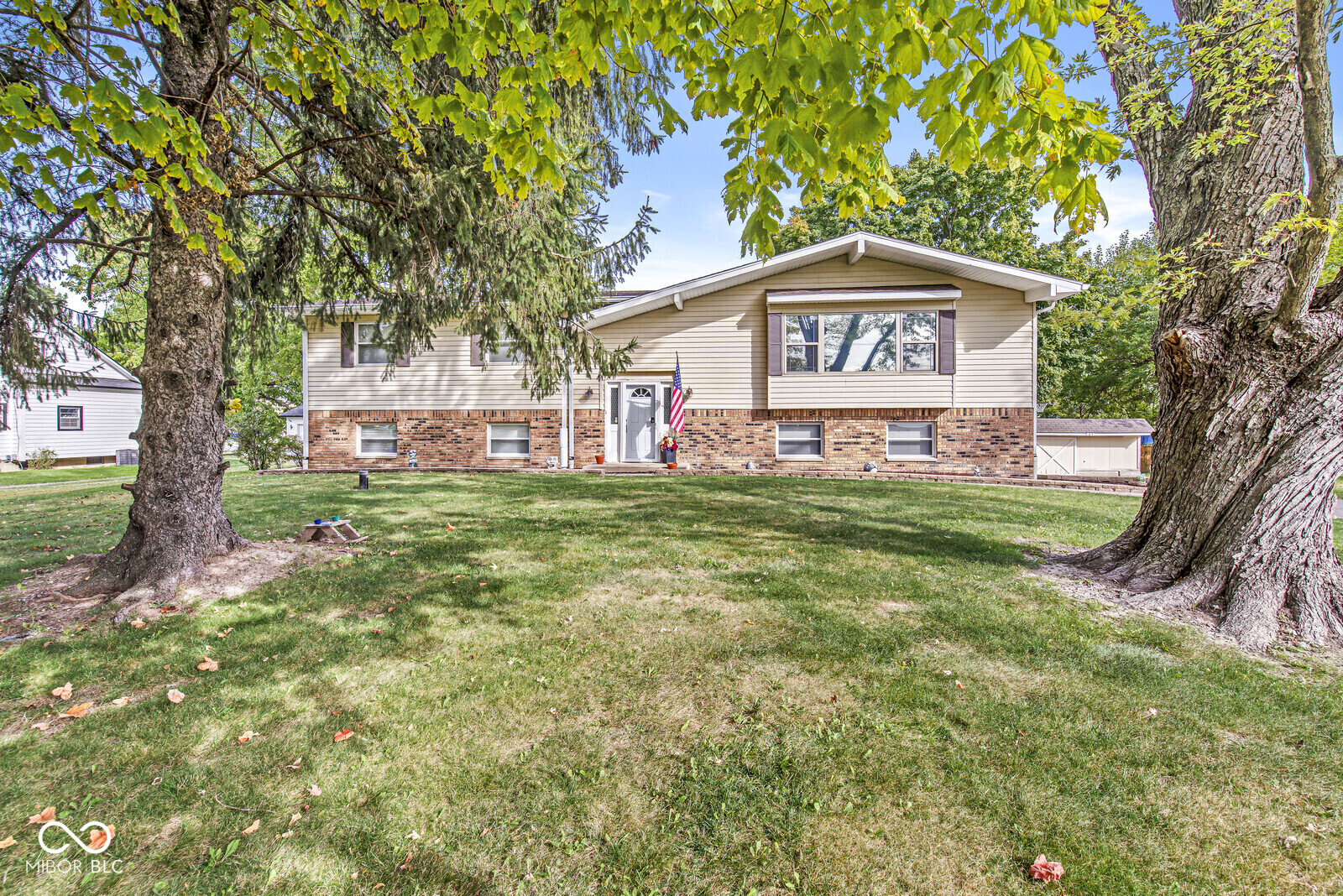6433 South Franklin Road Indianapolis, IN 46259 - Photo 3 of 44 Gallery Image 3