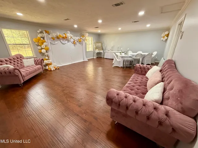 $225,999 | 851 County Road 1519, Louin, MS 39338