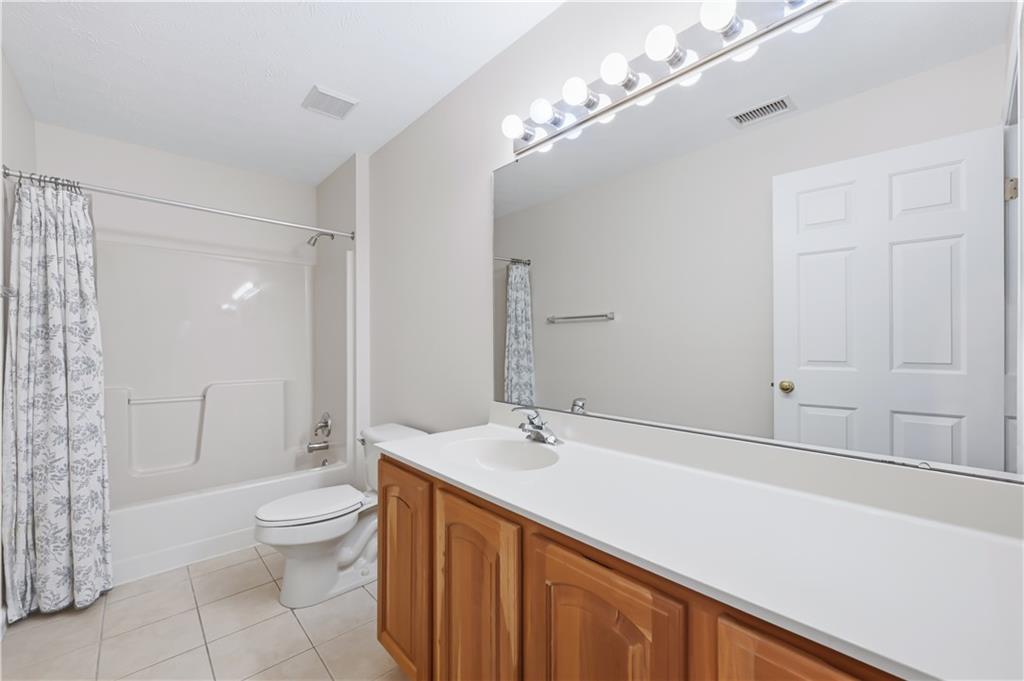 237 Field Club Circle McKees Rocks, PA 15136 - Photo 37 of 47 Main Bathroom 2nd floor