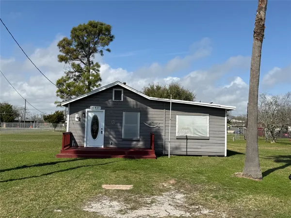 $1,600 | 642 5th Street, San Leon, TX 77539