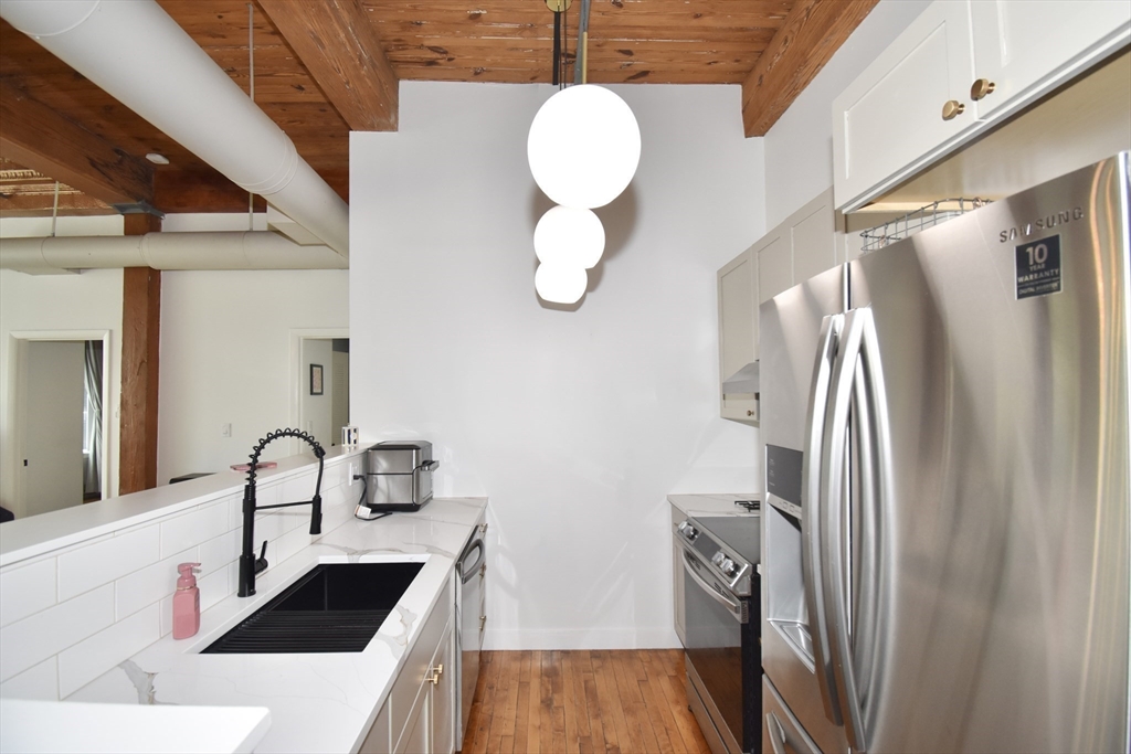 385 Worthington Street, Unit 2F Springfield, MA 01103 - Photo 3 of 27
