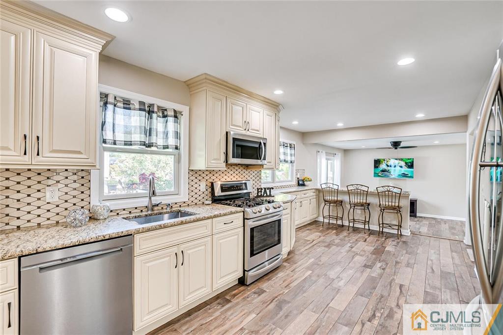747 Beverly Road Rahway, NJ 07065 - Photo 16 of 44 Gallery Image 16