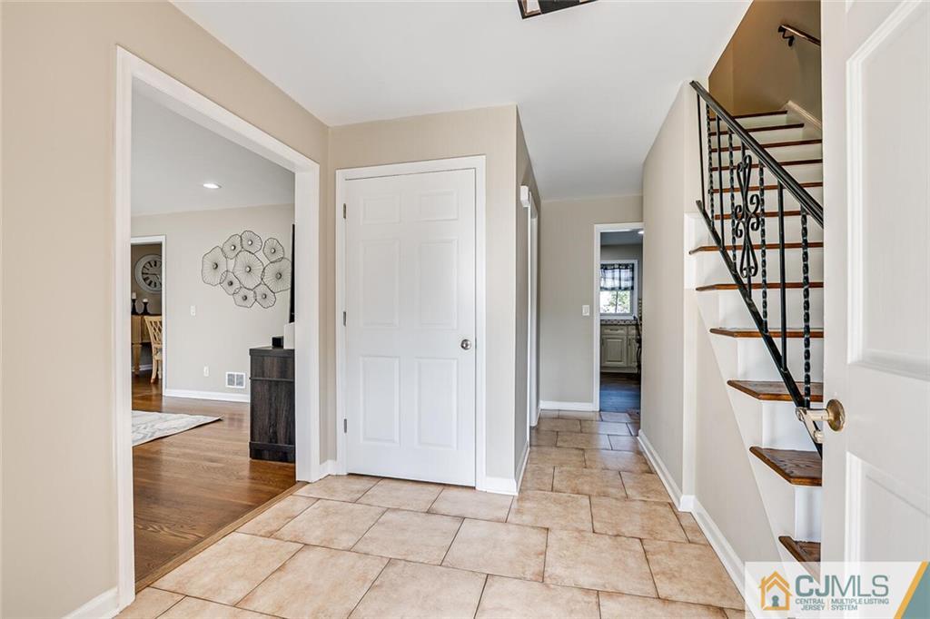747 Beverly Road Rahway, NJ 07065 - Photo 5 of 44 Gallery Image 5