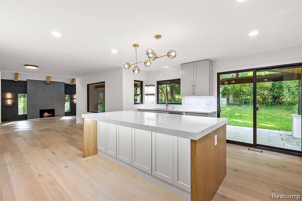 1367 West Long Lake Road Bloomfield Hills, MI 48302 - Photo 17 of 78 GetMedia.jpg