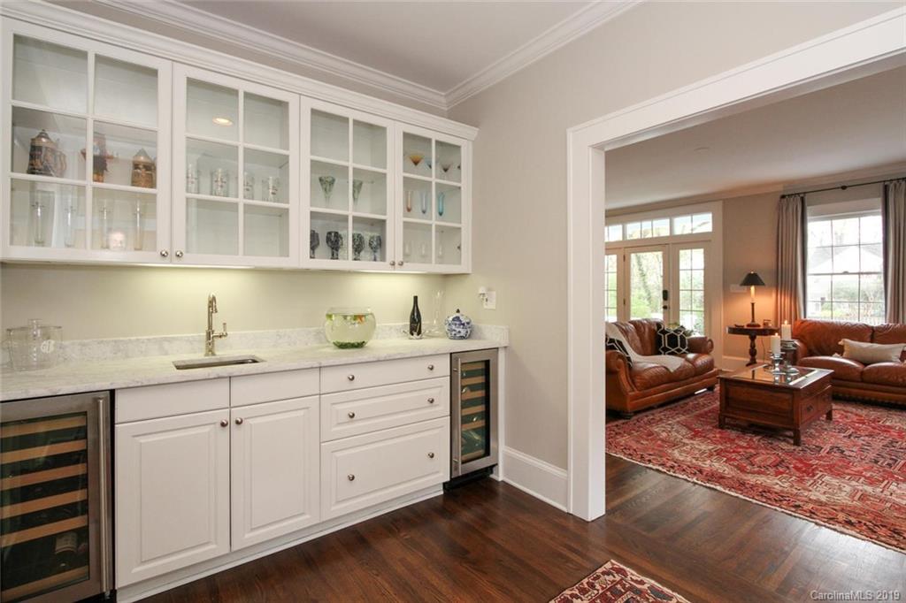 946 Bromley Road Charlotte, NC 28207 - Photo 7 of 45 Gallery Image 7
