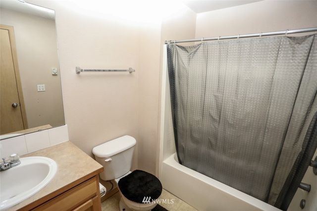 $240,000 | 17828 73rd Avenue East, Puyallup, WA 98375