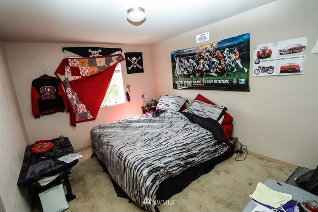 $240,000 | 17828 73rd Avenue East, Puyallup, WA 98375