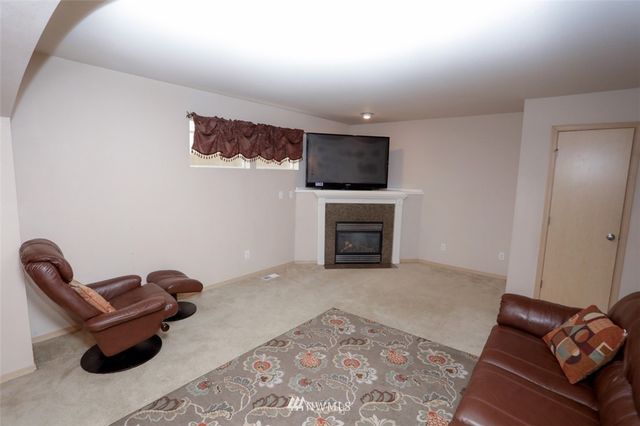 $240,000 | 17828 73rd Avenue East, Puyallup, WA 98375