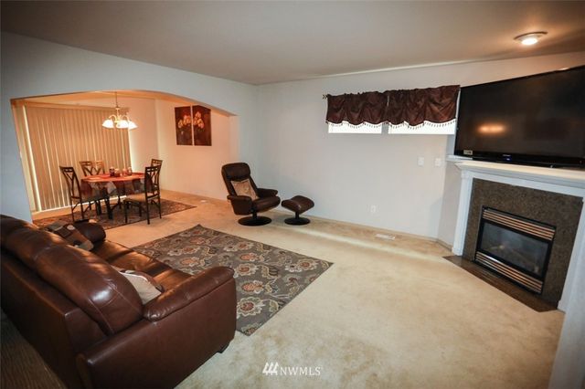 $240,000 | 17828 73rd Avenue East, Puyallup, WA 98375