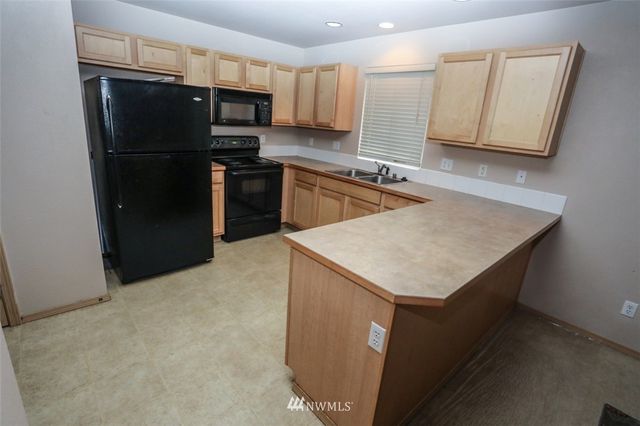 $240,000 | 17828 73rd Avenue East, Puyallup, WA 98375