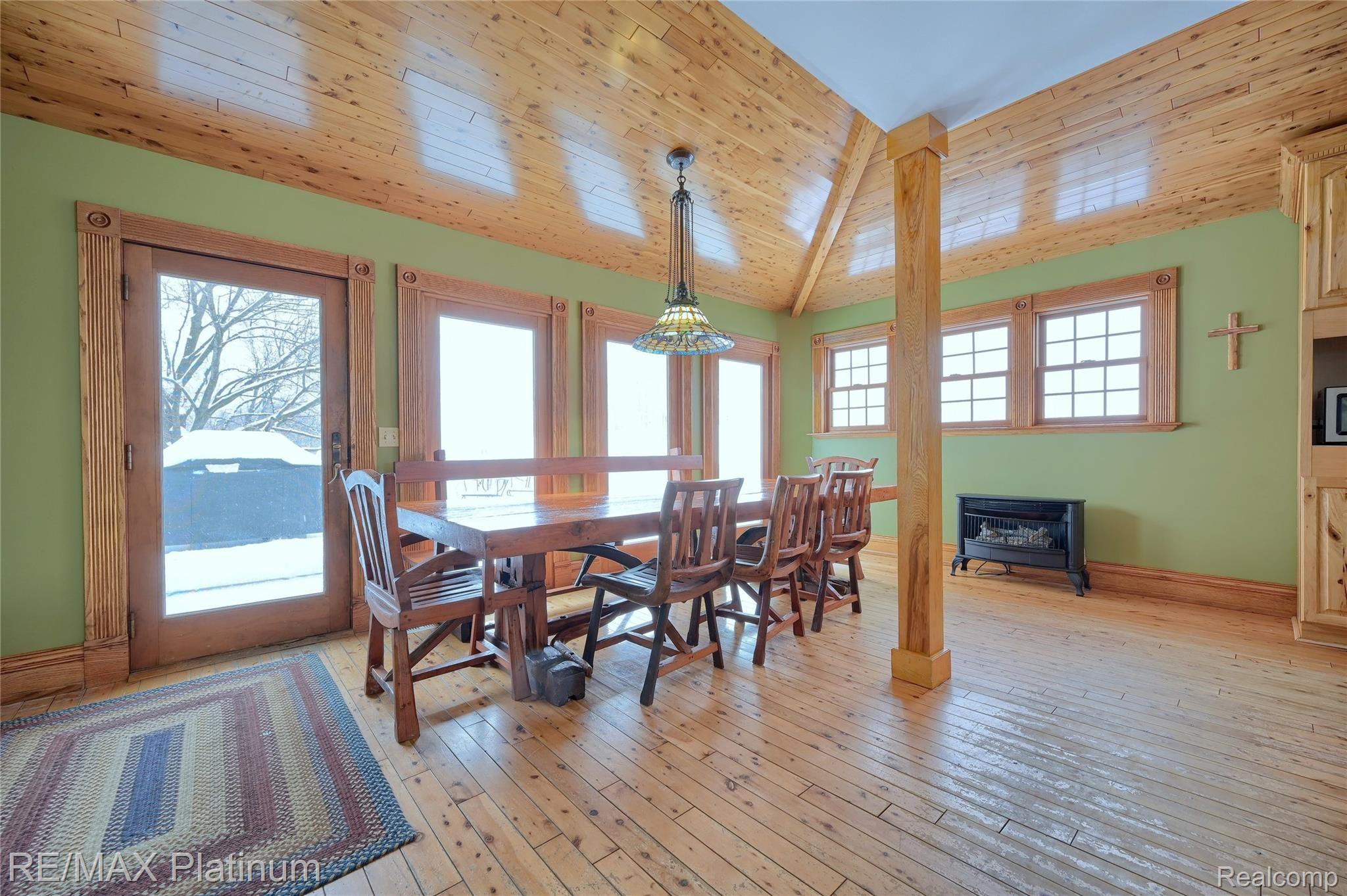 12112 East Lovejoy Road Byron, MI 48418 - Photo 18 of 52 18-Breakfast-Nook.jpg