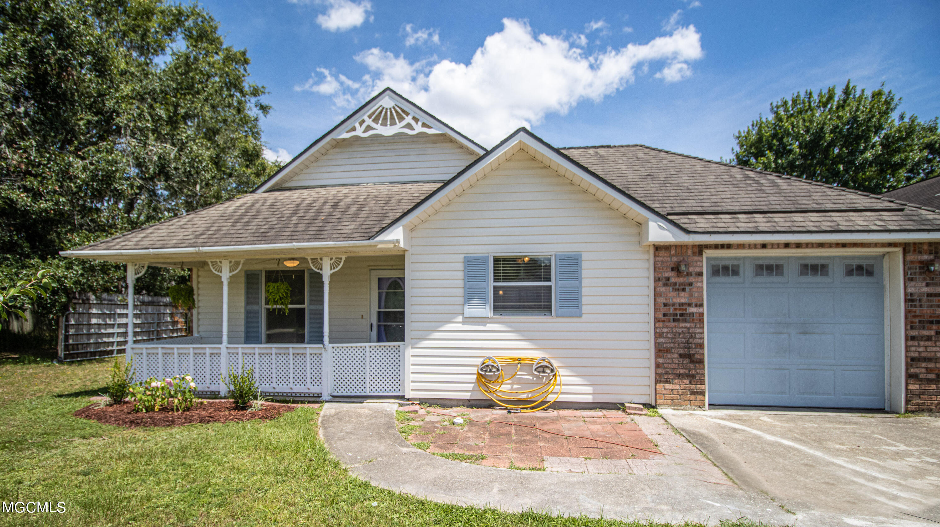 388 Nelson Road Biloxi, MS 39531 - Photo 2 of 16 Norris-1021