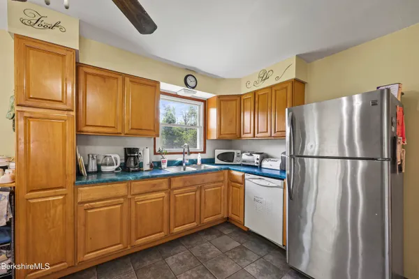 $292,500 | 74 East Windsor Road, Peru, MA 01235