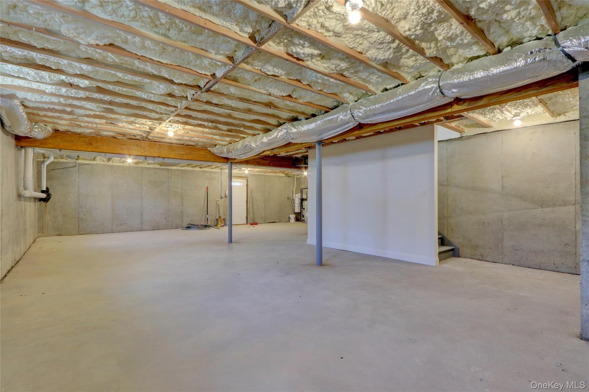 9 Hickory Road Bayville, NY 11709 - Photo 36 of 40 a view of an empty room