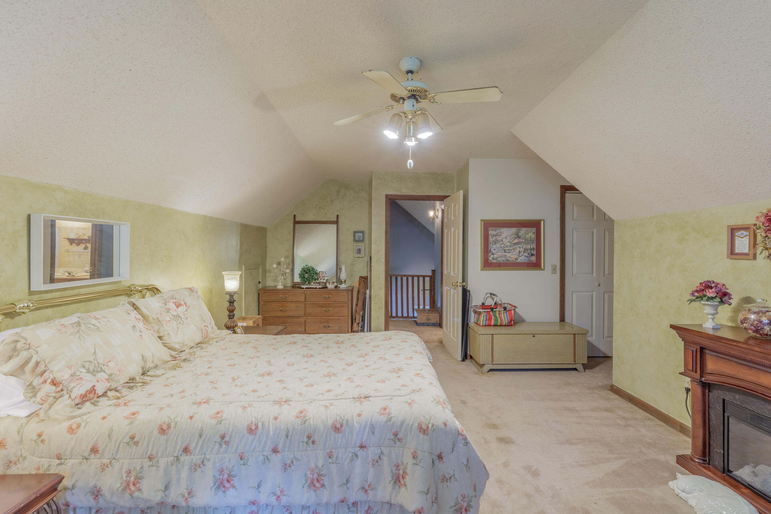 9527 East Brainerd Road Chattanooga, TN 37421 - Photo 33 of 52 9527 E Brainerd HD -36