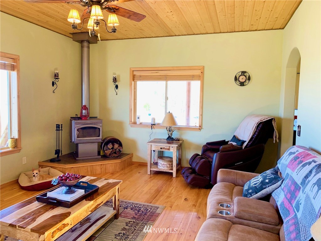 124 Fritz Road Riverside, WA 98849 - Photo 4 of 40 Gallery Image 4