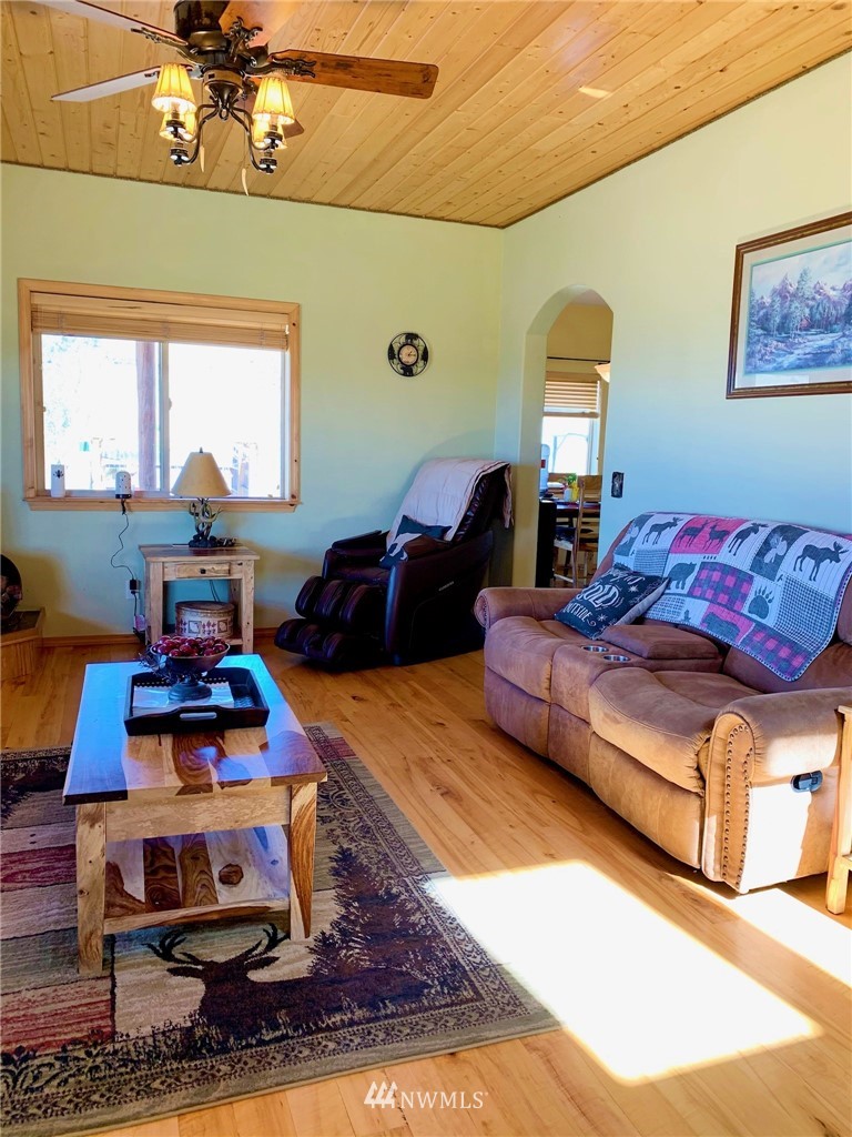 124 Fritz Road Riverside, WA 98849 - Photo 5 of 40 Gallery Image 5