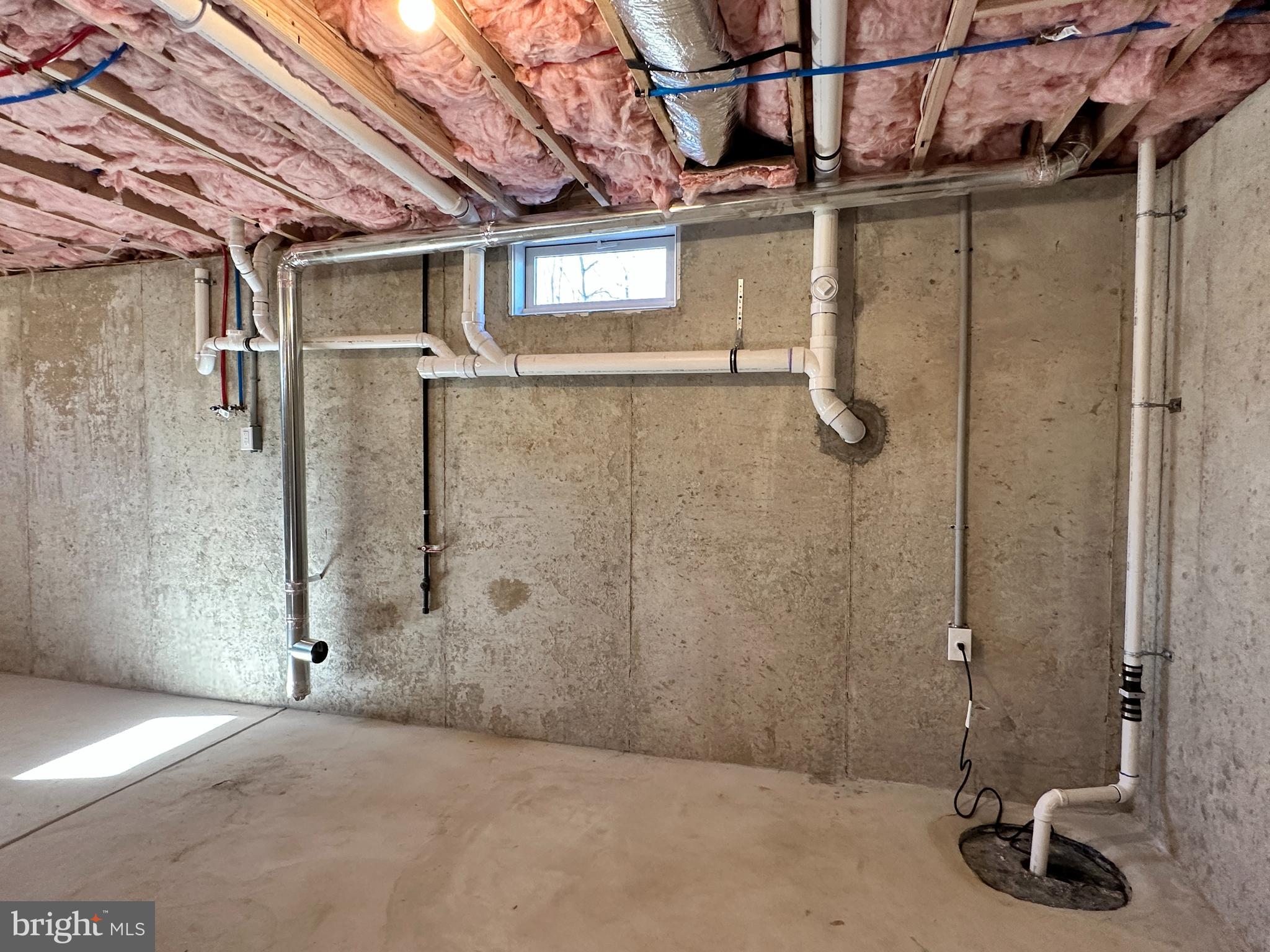 108 West Park Avenue Vineland, NJ 08360 - Photo 33 of 37 a bathroom with a shower