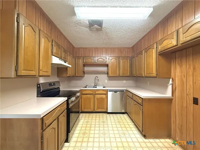 $195,000 | 705 3rd Street, Cuero, TX 77954