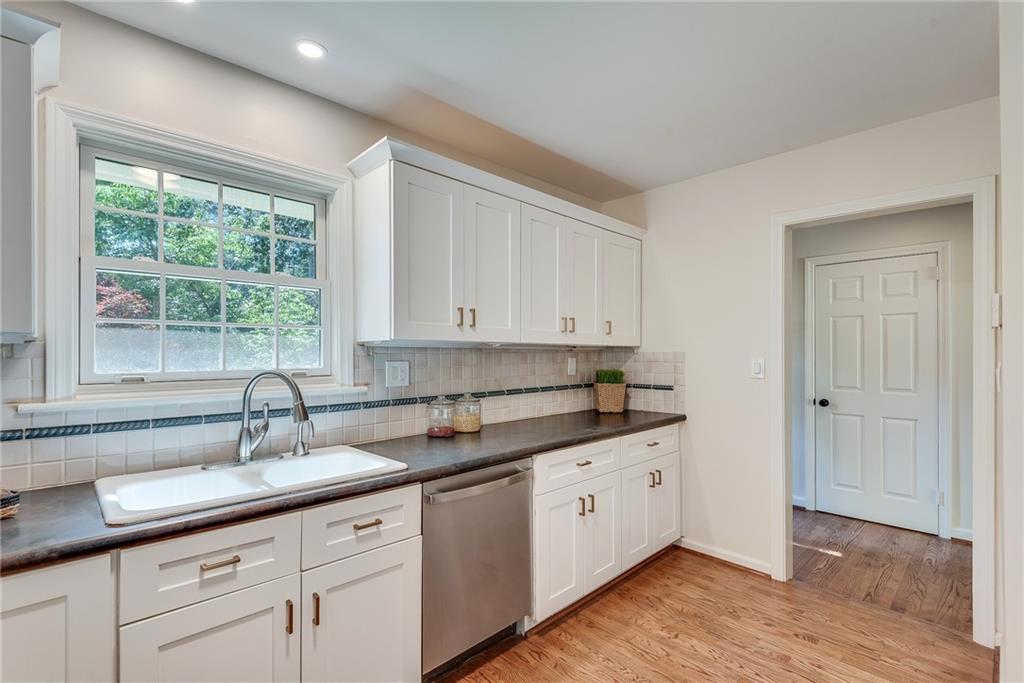 1275 Oak Grove Drive Decatur, GA 30033 - Photo 8 of 59 Gallery Image 8