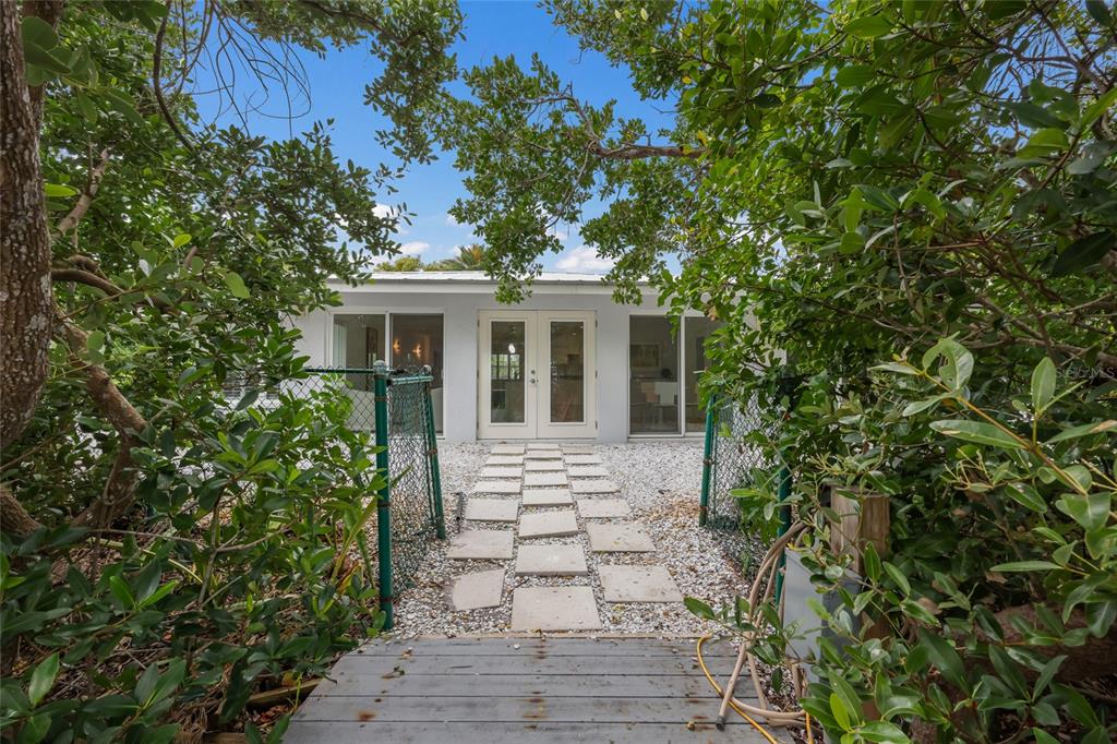 413 Poinsettia Road Anna Maria, FL 34216 - Photo 34 of 60