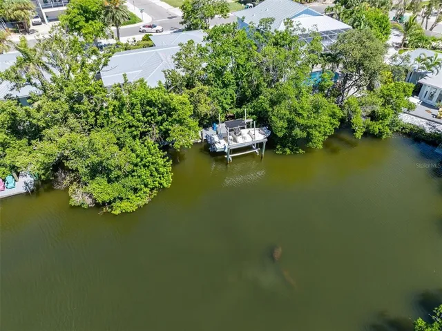 $1,950,000 | 413 Poinsettia Road, Anna Maria, FL 34216