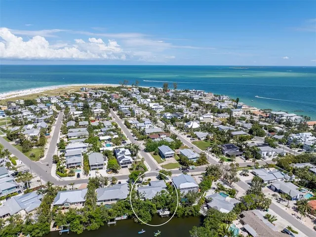 $1,950,000 | 413 Poinsettia Road, Anna Maria, FL 34216