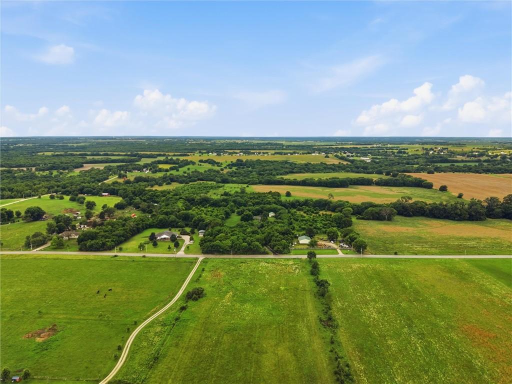 25290 Quivira Road Louisburg, KS 66053 - Photo 34 of 41