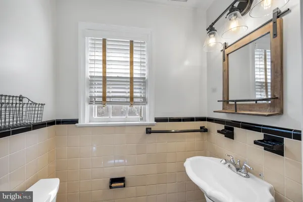 $4,995 | 2355 North Quincy Street, Arlington, VA 22207