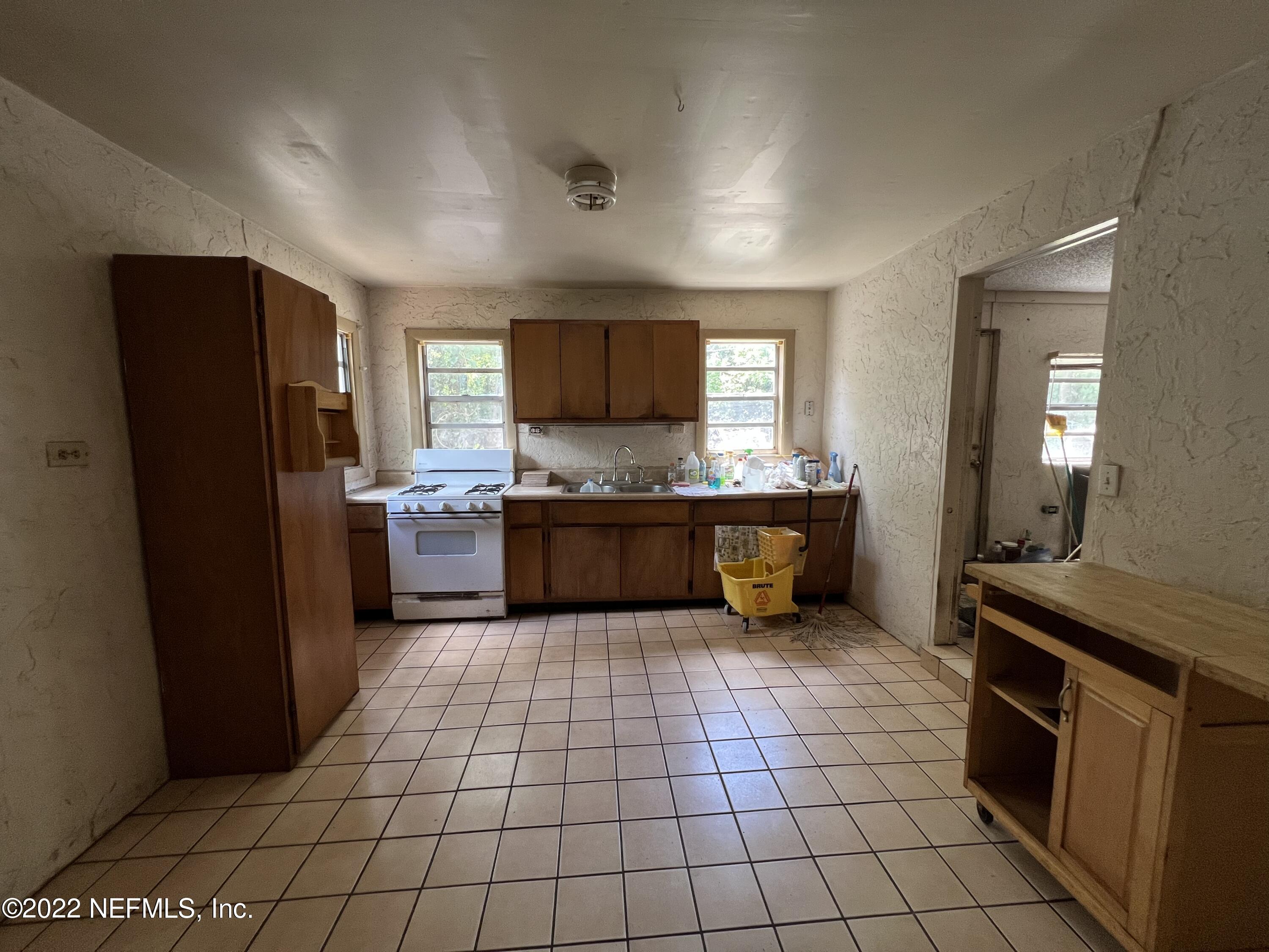 2944 Leonid Road Jacksonville, FL 32218 - Photo 8 of 17 64DA4AB7-1E4F-42DB-9DED-D0076D30E958