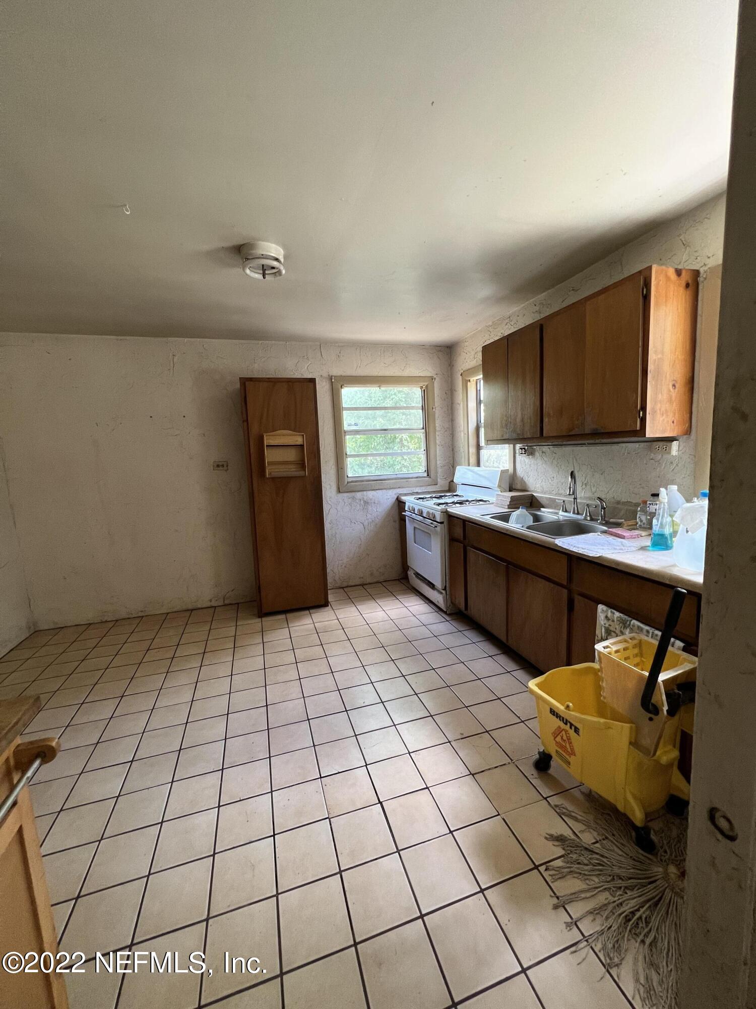 2944 Leonid Road Jacksonville, FL 32218 - Photo 10 of 17 11988DB9-9637-4FA4-9754-E139B7BDC0A6