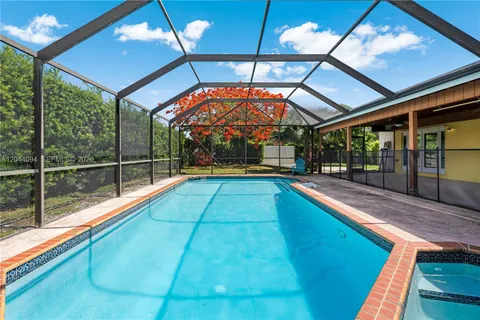 $895,000 | 18250 Southwest 88th Place, Palmetto Bay, FL 33157