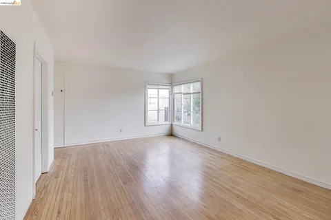 $1,375,000 | 33 Home Place East, Oakland, CA 94610