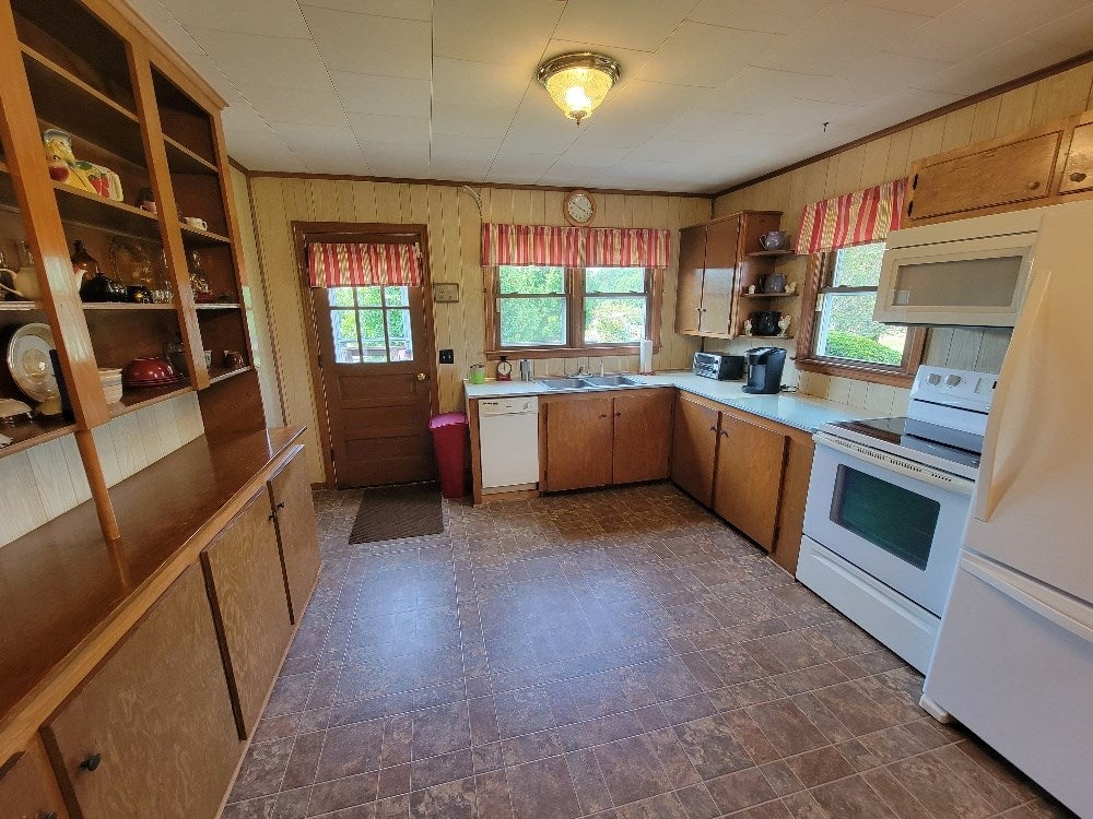 6264 Joy Ranch Road Woodlawn, VA 24381 - Photo 9 of 21 Gallery Image 9