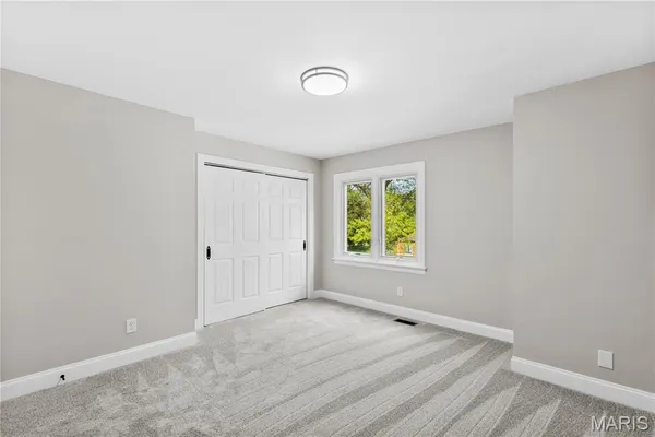 $1,150,000 | 123 Pinehurst Estates Drive, Creve Coeur, MO 63141